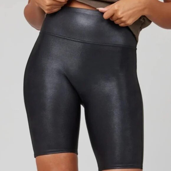SPANX Seamless Faux Biker Short Black (MED) - Picture 1 of 8